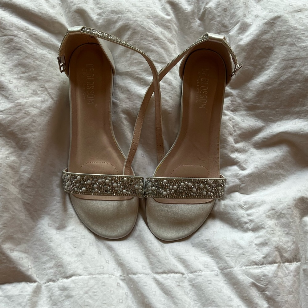 White no heel bridal shoes